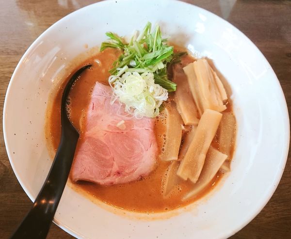 「辛白湯」@ラーメン翼の写真