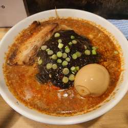 ブラックラーメン 味玉
