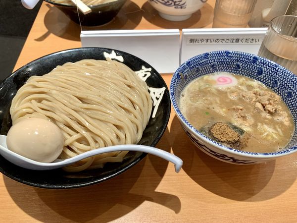 「特製つけ麺＋大盛り」@六厘舎の写真