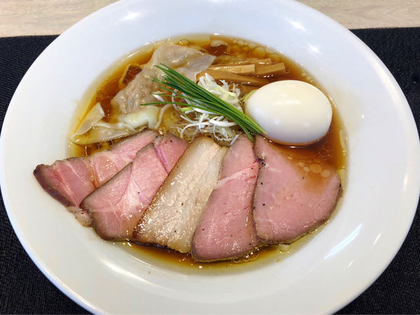 「特製 中華蕎麦(醤油.手揉み麺)」@宍道湖しじみ中華蕎麦 琥珀 東京本店の写真