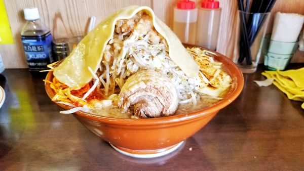 「ラーメン大盛3 おばけ ネギ炙りチーズ」@自家製麺 まさきの写真