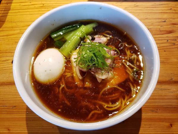 「特製　地鶏中華そば　醤油」@麺処 図鑑の写真