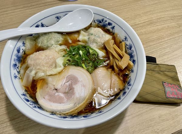 「ラーメン＋わんたん4つ」@覆めん 花木の写真