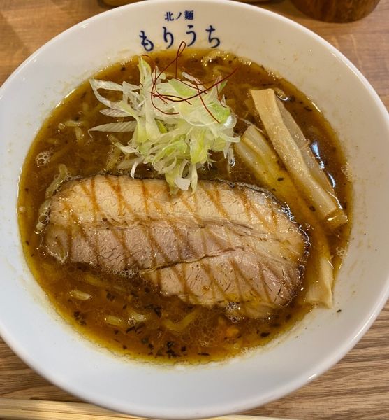 「札幌スパイシーラーメン さらうま　８９０円」@北ノ麺 もりうちの写真