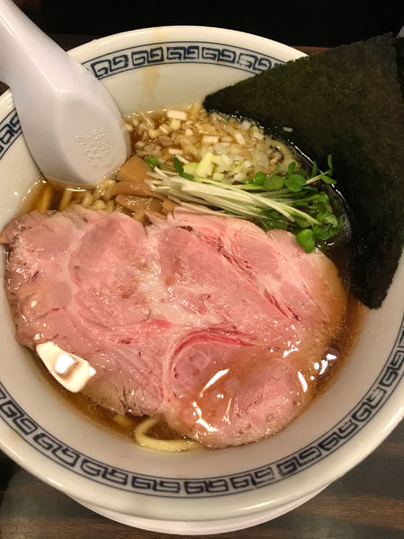 「醤油ラーメン(太麺)(大盛り) 750＋100」@稲荷屋の写真