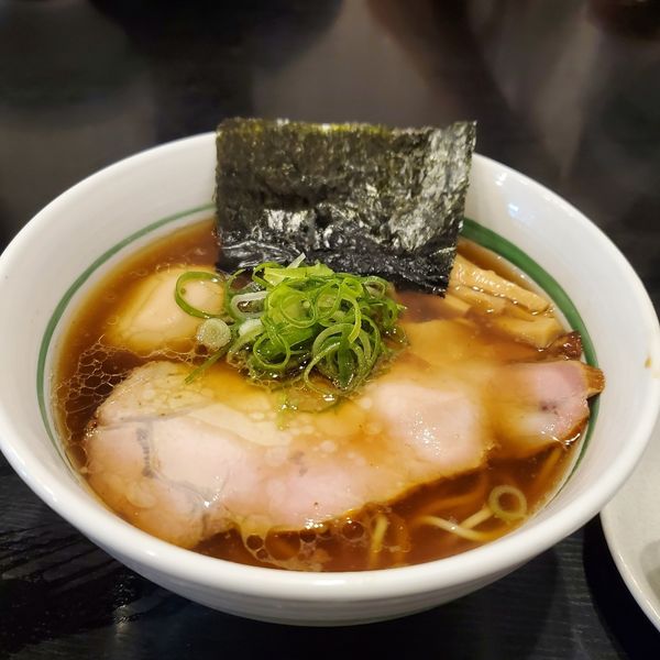 「らーめん正油」@仲吉荘の写真