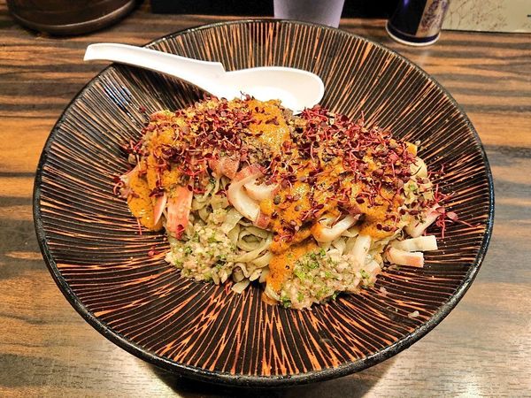 「イカのマリネとシャンピニオンと冷たいラグー(まぜそば)」@稲荷屋の写真