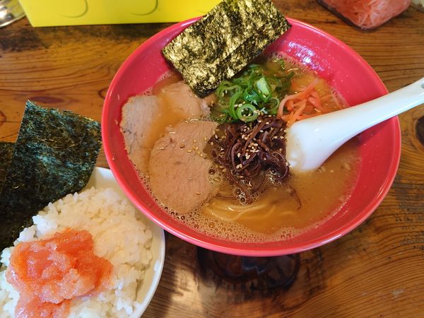 「ラーメン650円＋Bセット（明太ごはん小）200円」@元祖長浜 大学ラーメンの写真