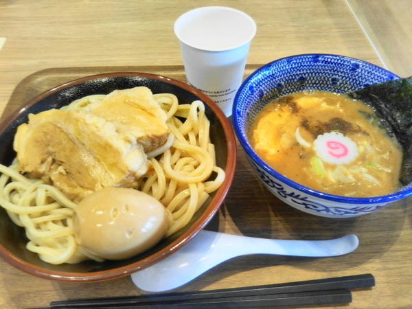 「つけ麺８５０円＋あとのせ特製２００円」@白楽 栗山製麺 三井アウトレットパーク 横浜ベイサイド店の写真