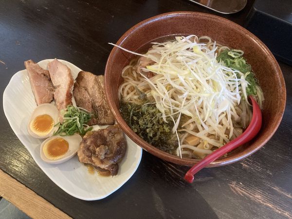 「支那そば（大盛）＋3種肉&煮玉子」@麺屋 八頭龍 戸田店の写真
