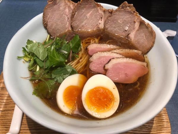 「(黒)にほんいち醤油そば」@麺巧 潮の写真