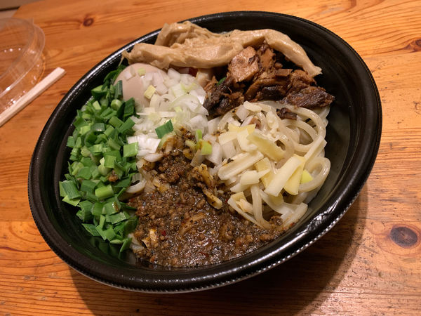 「【テイクアウト】汁なしブラック」@麺Dining Number Nine 09の写真