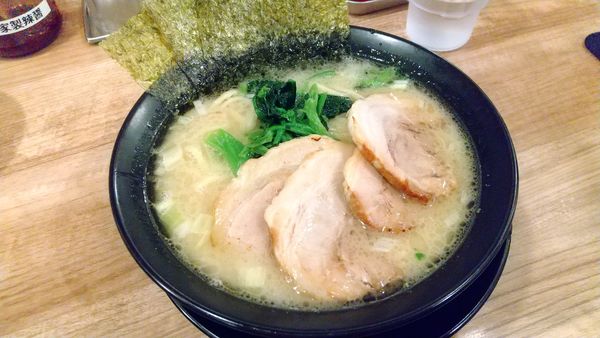 「塩とんこつチャーシュー1000円」@横浜家系ラーメン 武骨家 水戸エクセル南店の写真