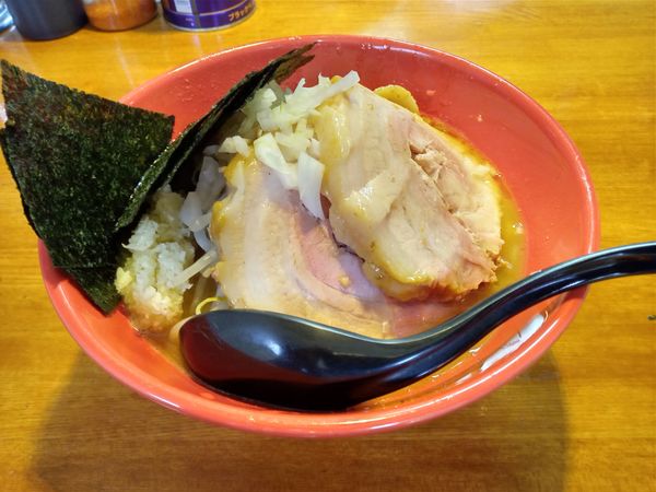 「ラーメン麺200グラム＋豚2枚（ニンニクアブラ）＋生卵＋のり」@麺屋 もりのの写真