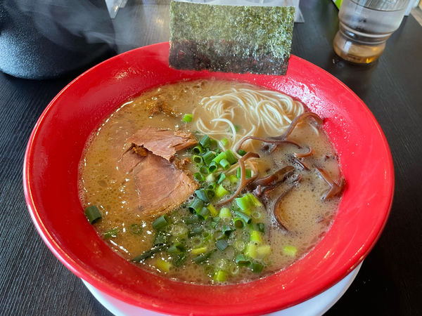 「博多とんこつらーめん650円」@博多長浜らーめん とんこつとん太の写真