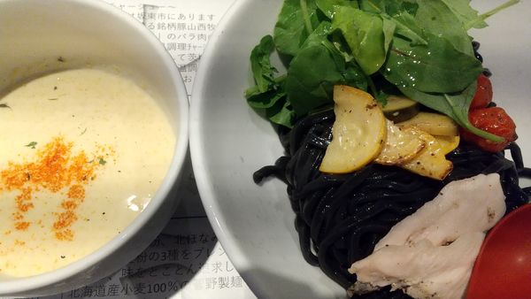 「とうもろこしの夏野菜冷やしつけ麺（昼夜10食限定1200円)」@麺屋 翔 西新宿本店の写真