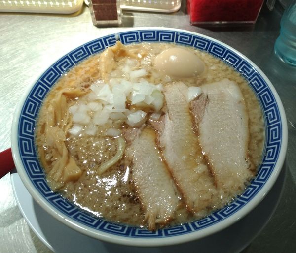 「背脂中華そば味玉」@新潟発祥 なおじ 東陽町店の写真