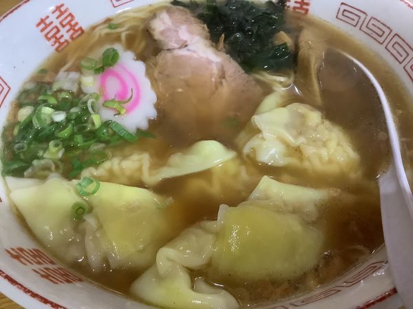 「ワンタンメン　780円」@ゆぅーゆぅー亭の写真