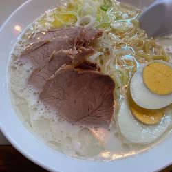 牛乳ラーメン＋チャーシュー＋大盛り：680＋200＋100円