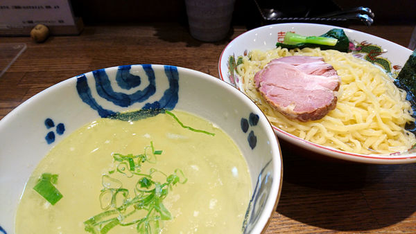 「【夜】限定：比内地鶏と名古屋コーチンのつけ麺（塩）」@らー麺屋 バリバリジョニーの写真