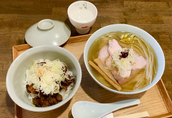 「醤油そば月光 & 限定近江しゃも純レバ丼」@自家製麺と定食 弦乃月の写真