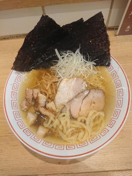 「中華そば塩煮干し＋ チャーシューMIX ＋海苔」@超多加水自家製手揉み麺 きたかた食堂の写真