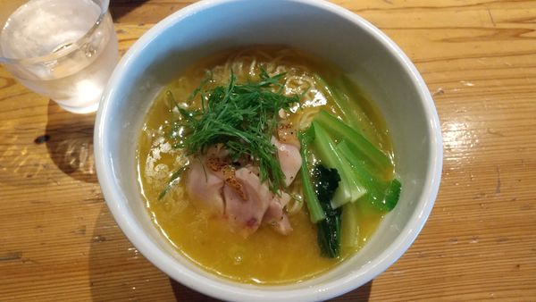「地鶏と煮干しの白湯そば（限定）1100円」@麺処 図鑑の写真