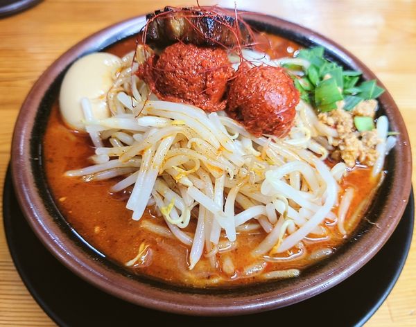 「しびれベトコン誤爆」@ラーメン・つけ麺 爆王の写真