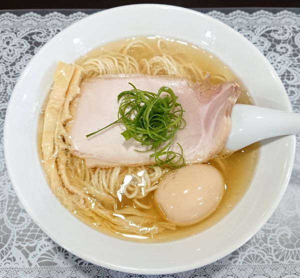 「鶏そば 白醤油 味玉付」@中華そば ふじ野の写真