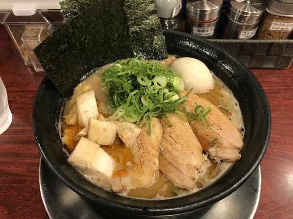 「豚骨みそラーメン 830円」@豚骨ラーメン じゃぐら 高円寺店の写真