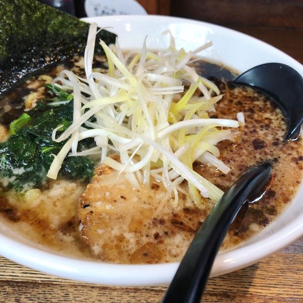 「とん黒　太麺」@信州麺屋 とんずら －カエン－の写真