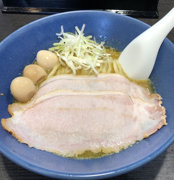 「浅蜊豚骨、無限ニンニク和え玉」@カニトン 東神奈川店の写真