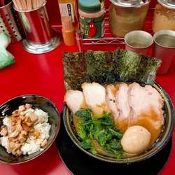 チャーシューメン5枚 味玉 半チャーシューまぶし