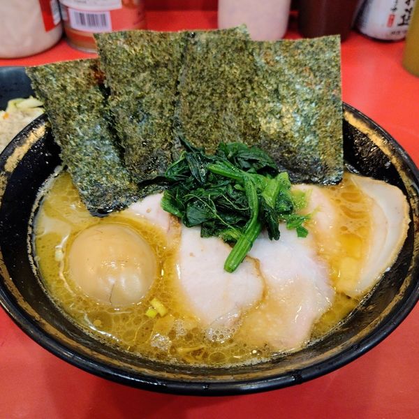 「チャーシューメン､味玉」@家系総本山 ラーメン吉村家の写真