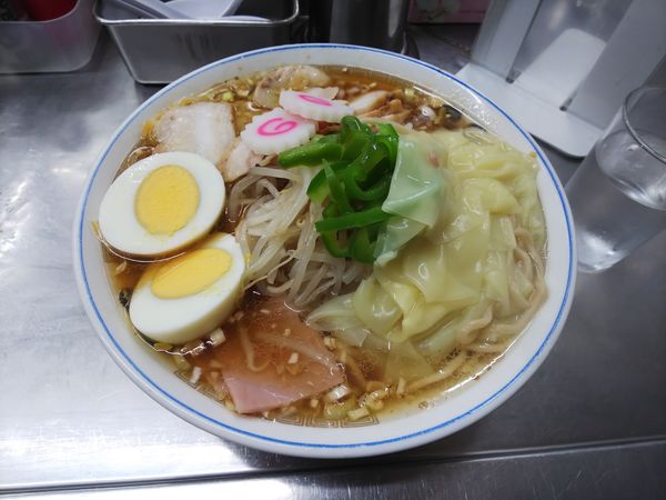 「五目チャーシューワンタン麺大盛＋モヤシトッピング」@中華そば みたかの写真