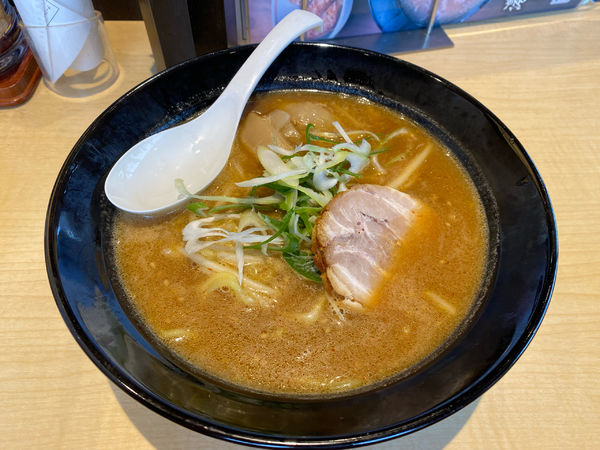 「赤味噌らーめん640円」@伝丸 岡津店の写真