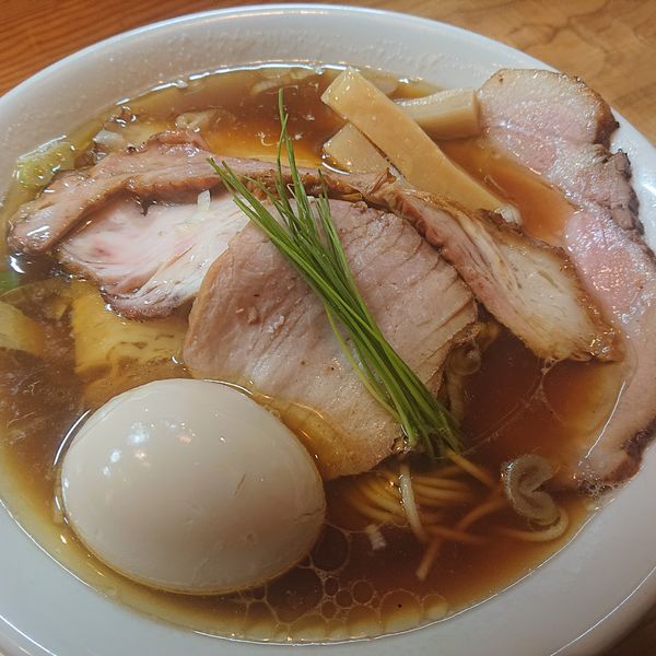 「醤油の純鶏そば(特製)1100円」@自家製麺 うろたの写真