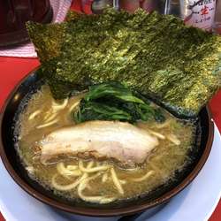 しょうゆラーメン並¥750、トッピングのり¥100
