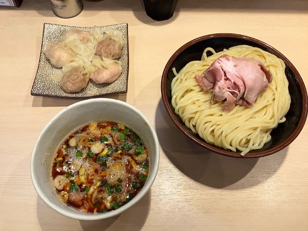「ウマ辛つけ台湾（300g）+海老ワンタン3コ+肉ワンタン2コ」@キング製麺の写真