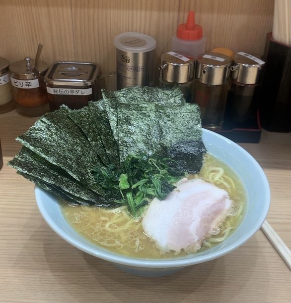 「ラーメン中 海苔」@ラーメン たかし屋 犢橋店の写真
