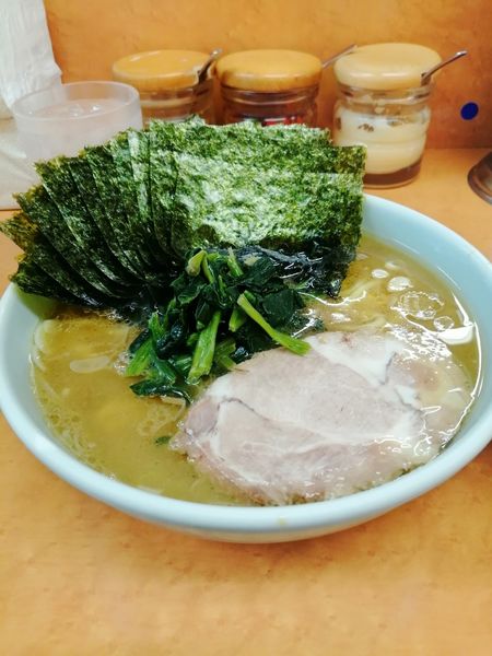「並かため、海苔、ライス」@横浜ラーメン 町田家 新百合ヶ丘店の写真