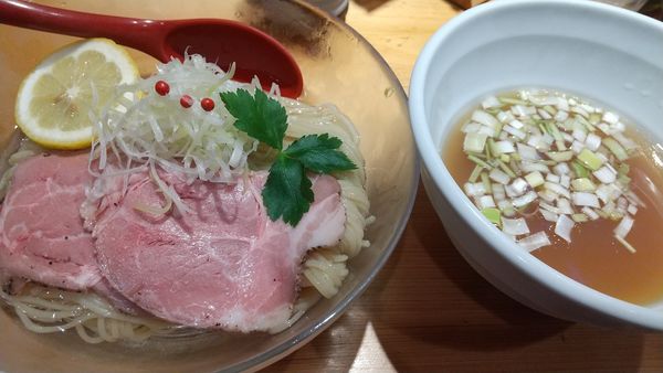 「しじみ貝の冷たい昆布水つけめん（限定950円）＋小ライス」@焼きあご塩らー麺 たかはし 上野店の写真