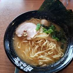豚骨醤油ラーメン