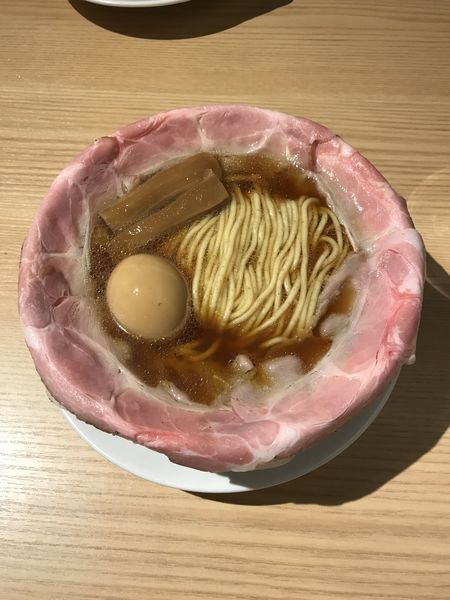 「ピストル＋煮卵」@ラーメン大戦争 尼崎店の写真