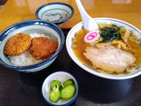 「ソースカツ丼セット (ラーメン) 900円」@足立食堂の写真