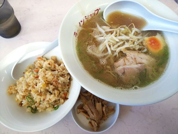 「【ランチセット】ラーメン＋ミニチャーハン　730円」@ラーメンショップ 黒石店の写真