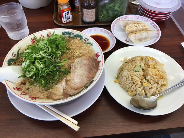 「醤油ﾗｰﾒﾝ+[餃子+ﾁﾔｰﾊﾝ](715¥+363¥)」@京都北白川 ラーメン魁力屋 茂原店の写真