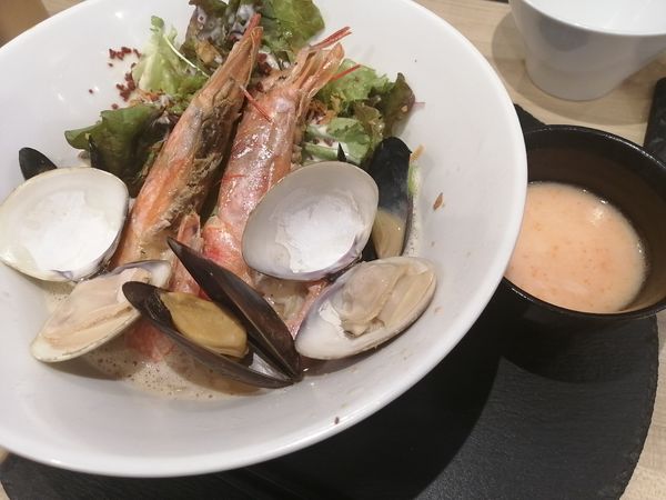 「海の幸と明太子のパレット（M）¥1050」@JUNK NOODLE FACTORYの写真