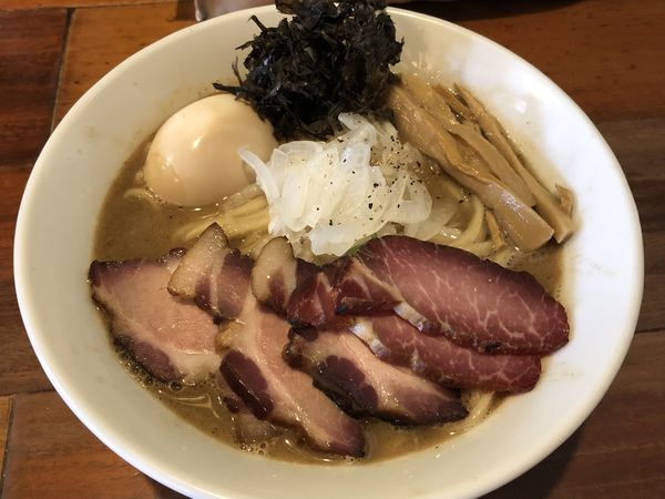 「特製濃厚中華そば　大盛り　￥１０２０」@ラーメン めろうの写真