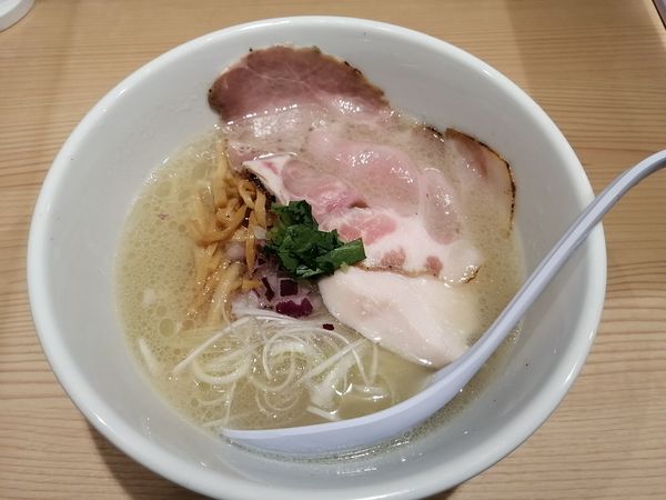 「中華そば　　塩　850円」@貝出汁中華そば くらむの写真